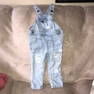 Cotton On KIDS size 2 light blue jean distressed overalls 💕